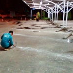 ลอกเส้นจอดรถเดิมออก แล้วตีเส้นจอดรถใหม่