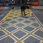 ตีเส้นห้ามจอดรถด้วยสีเทอรืโมพลาสติก