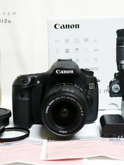 Canon 60D พร้อมเลนส์ 18-55mm f3.5-5.6 เครื่องศูนย์