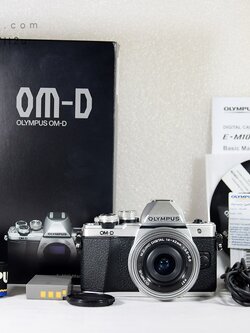 กล้อง Olympus OM-D EM10 + เลนส์ 14-42 mm สีSilver