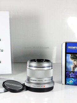 เลนส์ Olympus M.Zuiko 25mm f1.8 สี silver
