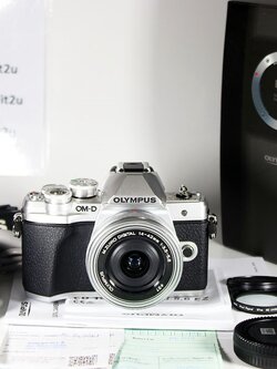 Olympus EM10 Mark3 พร้อมเลนส์ 14-42mm เครื่องศูนย์