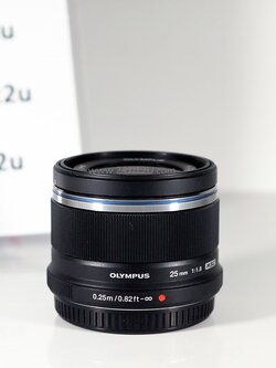 ขายเลนส์ Olympus M.Zuiko 25mm f1.8 สีดำ