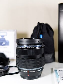 เลนส์ Olympus 12-40mm f2.8 pro สีดำยกกล่อง