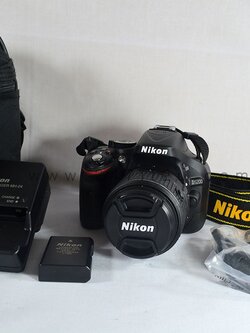 Nikon D5200 พร้อมเลนส์ 18-55 VRII ชัตเตอร์ 4xx สภาพสวย
