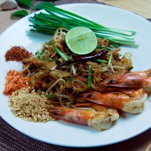 ผัดไทยกุ้งสด