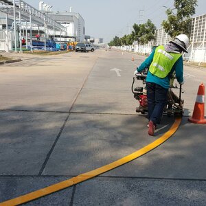 ตีเส้นแบ่งช่องจราจรในโรรงานด้วยสีเทอร์โมพลาสติก ระยอง ชลบุรี อยุธยา ฉะเชิงเทรา